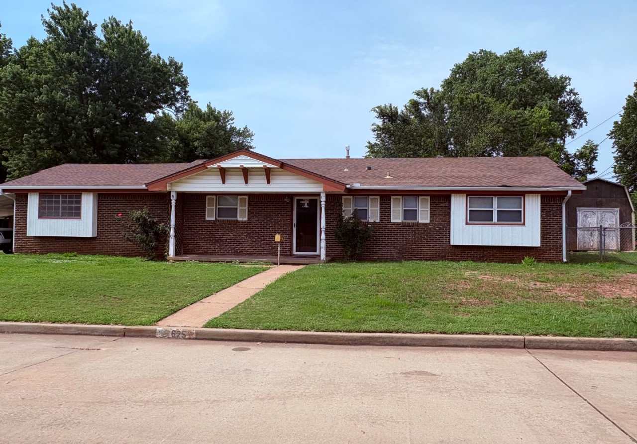 RENT SPECIAL!!! Remodeled 3 Bed, 2 Bath Home for Lease in SW OKC - Corner Lot Gem!