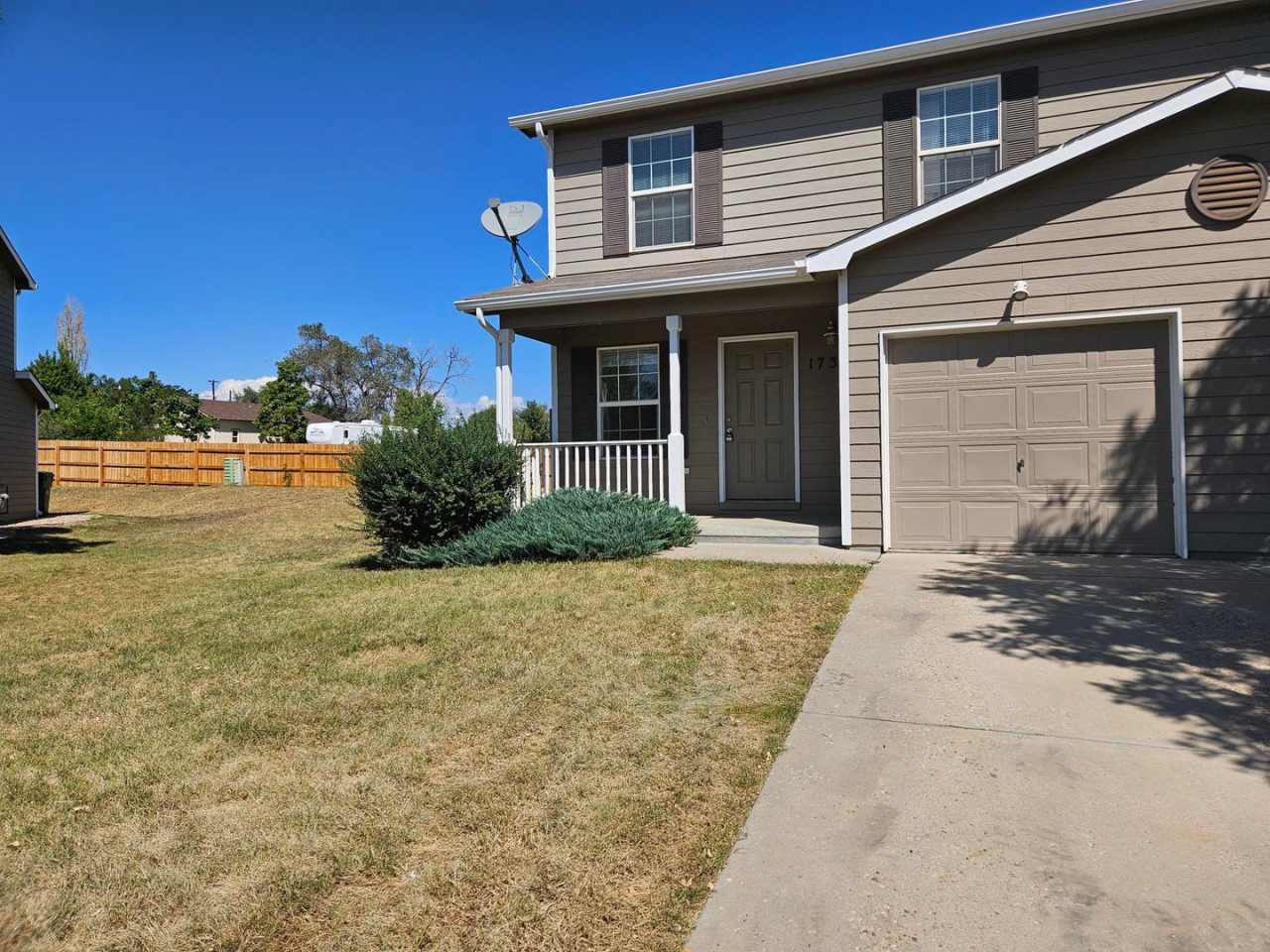 Adorable 2 bedroom townhome Available ASAP!