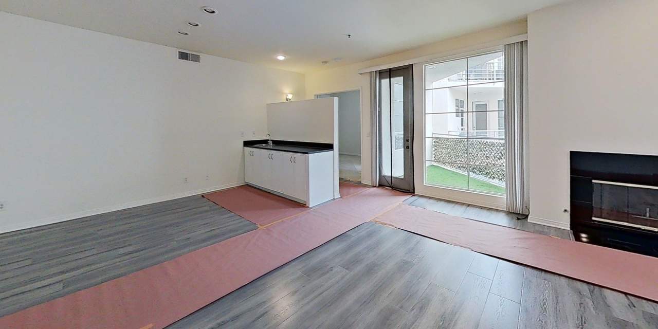 Beautiful 2 Bedroom Condo In Encino