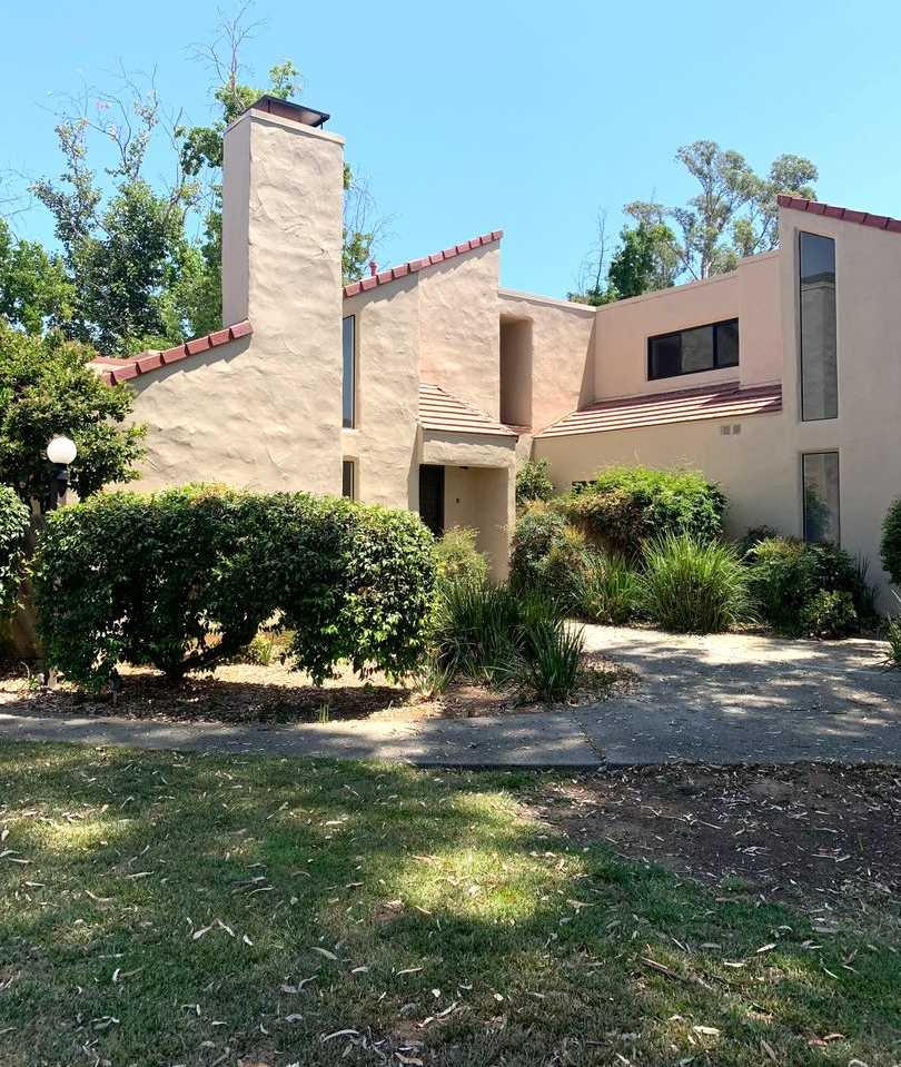 Ojai's Creekside Village Condo!