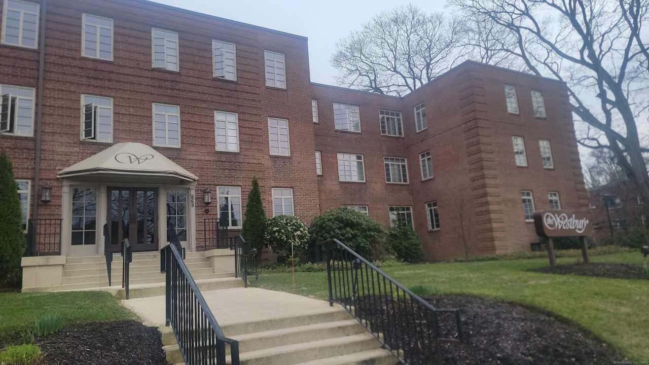 869 Farmington Avenue