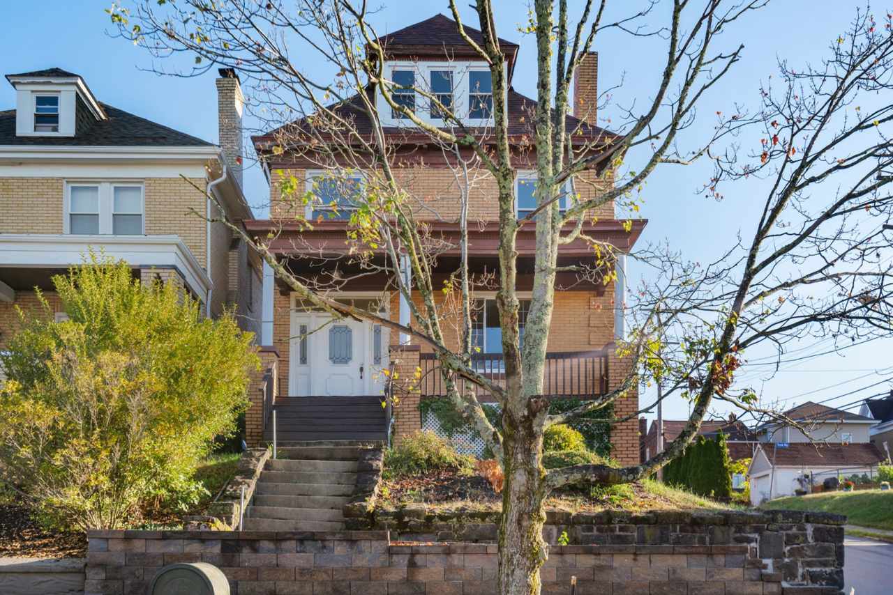 5 bed 1 bath - newly updated, tons of space, central air, off street parking, laundry