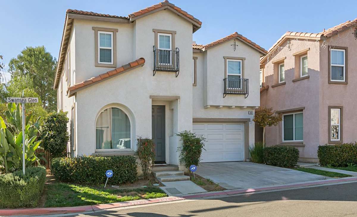 Classy Single Family Home Conviently located - Easy drive to Pendelton or Miramar - Nice family neighborhood