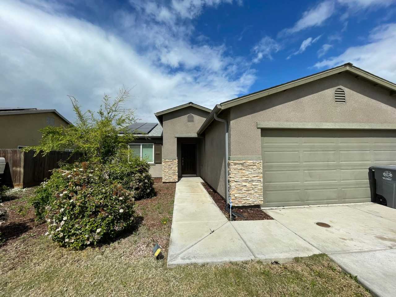 For Rent – 1418 Willmot | Semi-New Home Ready for Move-In!