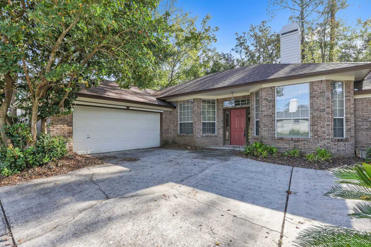 3 Bedroom 2 bath home in Eagle Harbor