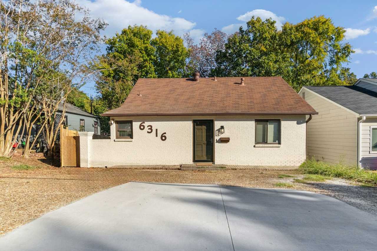 2 or 3 Bedroom Renovated Mid-Town Charmer