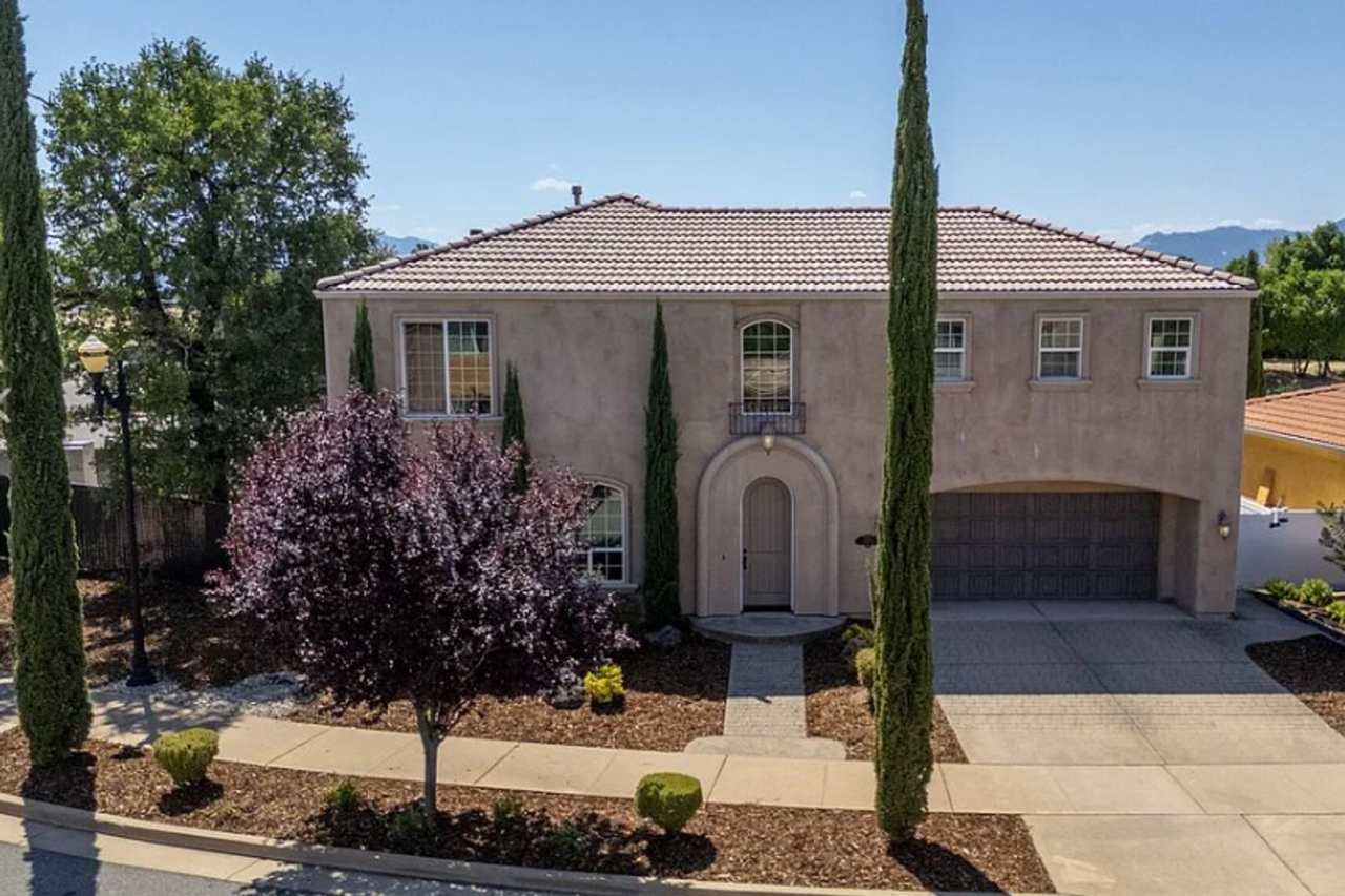 $500 Move in Special with signed lease by 12/15/2025 ~ Upscale Modern 4 Bed | 2.5 Bath – Yard Maintenance Included | 2,271 Sq Ft | Prime Location