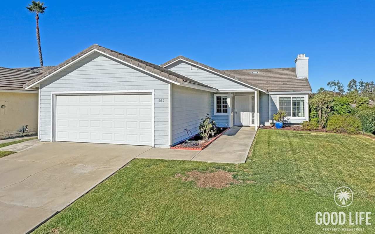 Bright Modern Home in Twin Oaks Golf Course