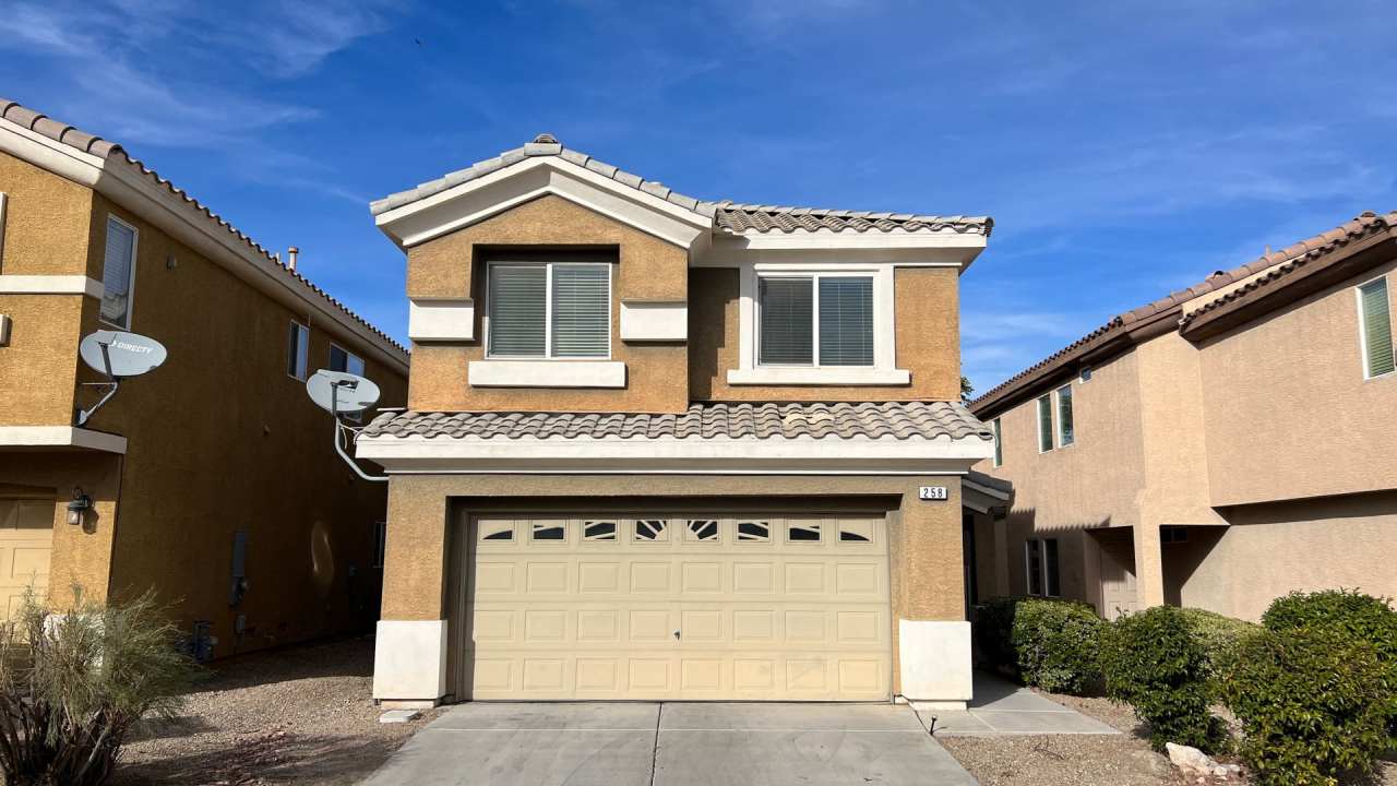 258 Rustic Club Way - 3 bedrooms , 2.5 bathrooms, 1829 SQFT