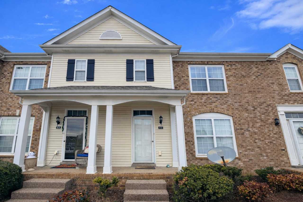 2 bed/2.5 bath Townhouse in Williamson Co - Pool and Playground