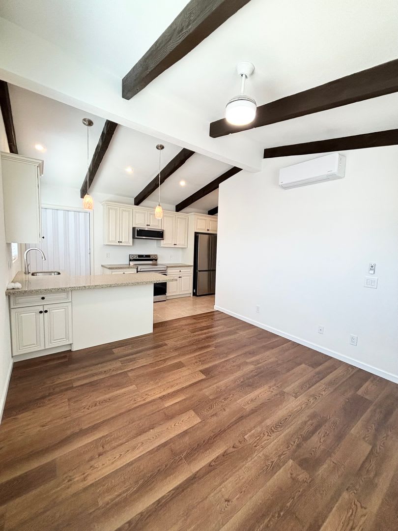 Luxury 1 Bedroom 1 Bathroom Available Now!