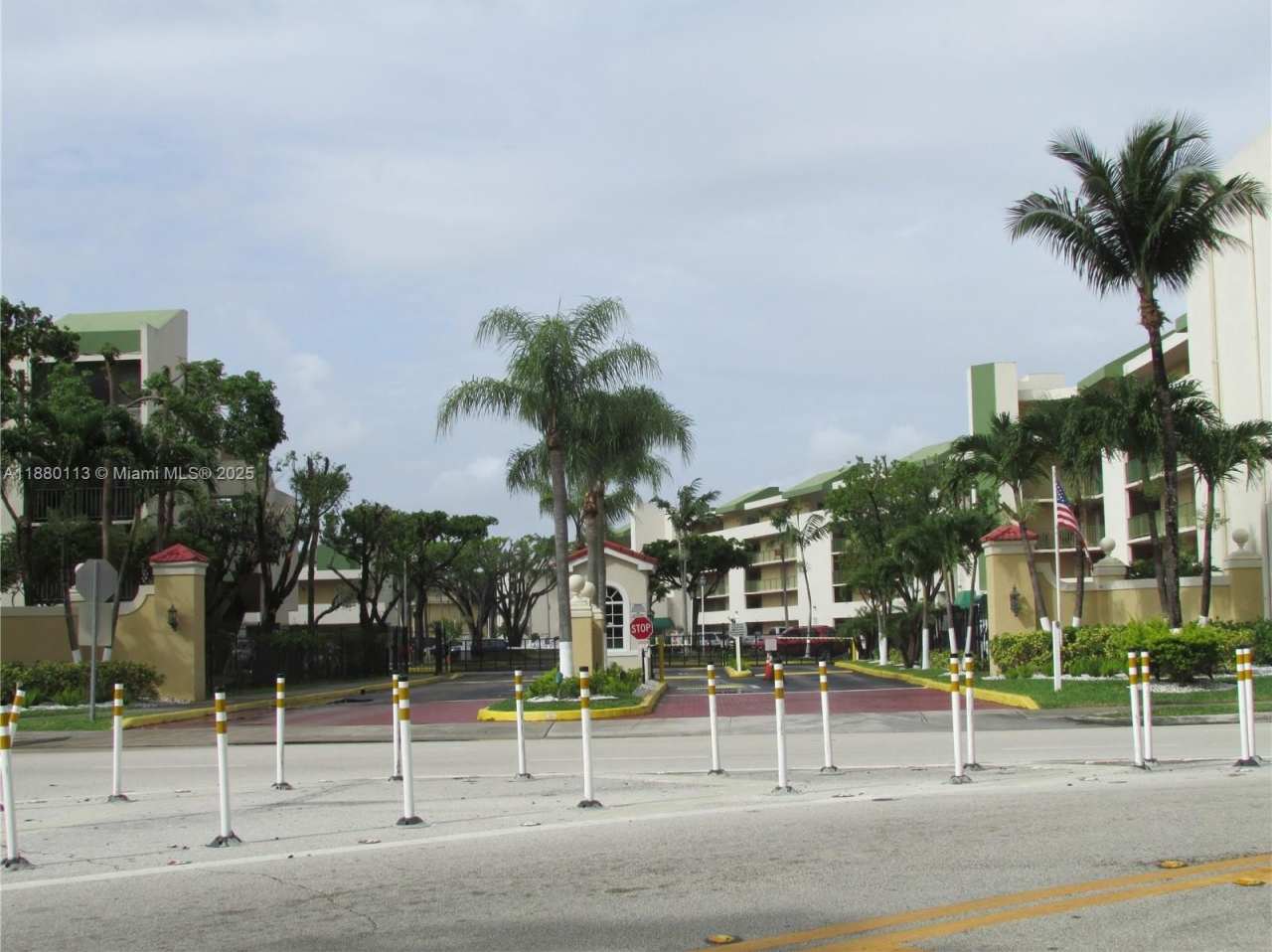 8820 Fontainebleau Blvd