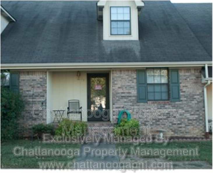 27 Cedar Tree Ln