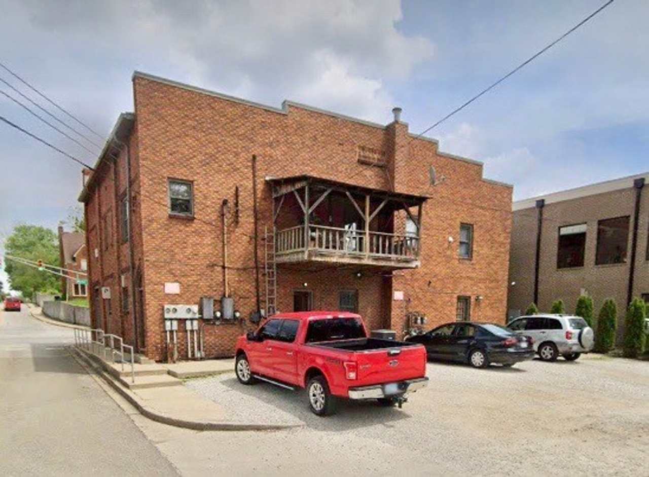 One bedroom apartment available south of downtown! Avail August 2026!