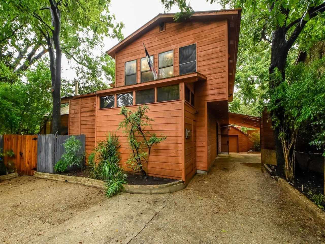 6 BEDROOM 6 BATH HOME W POOL