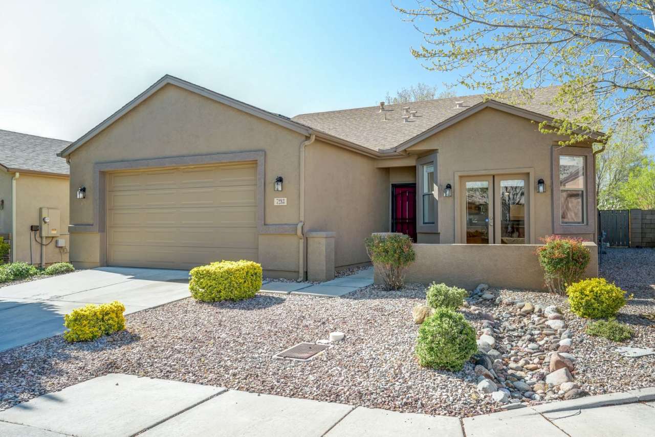 3 bedroom, 2 bathroom home for rent in Viewpoint North