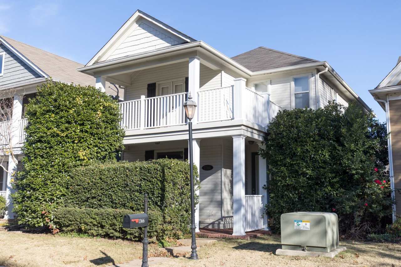 3 bedroom 2.5 bathroom in Harbor Town Memphis