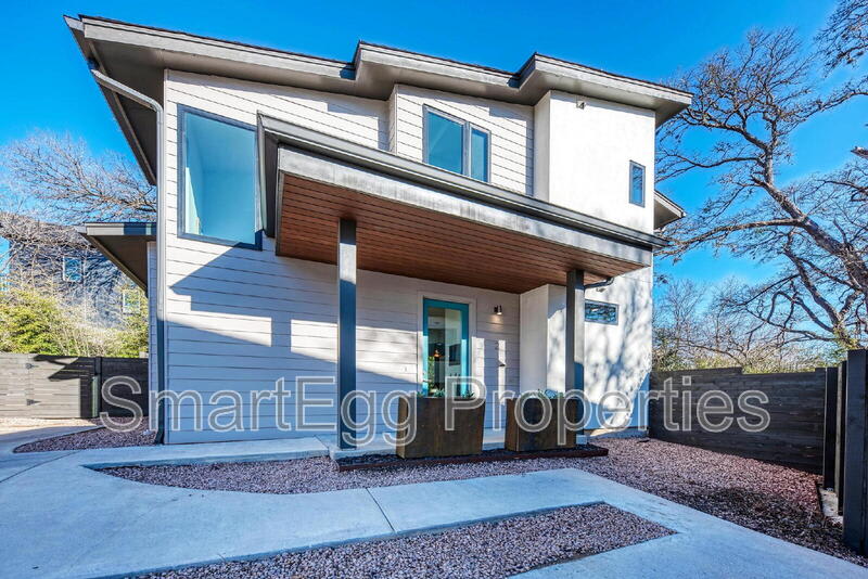 1205 Deloney St