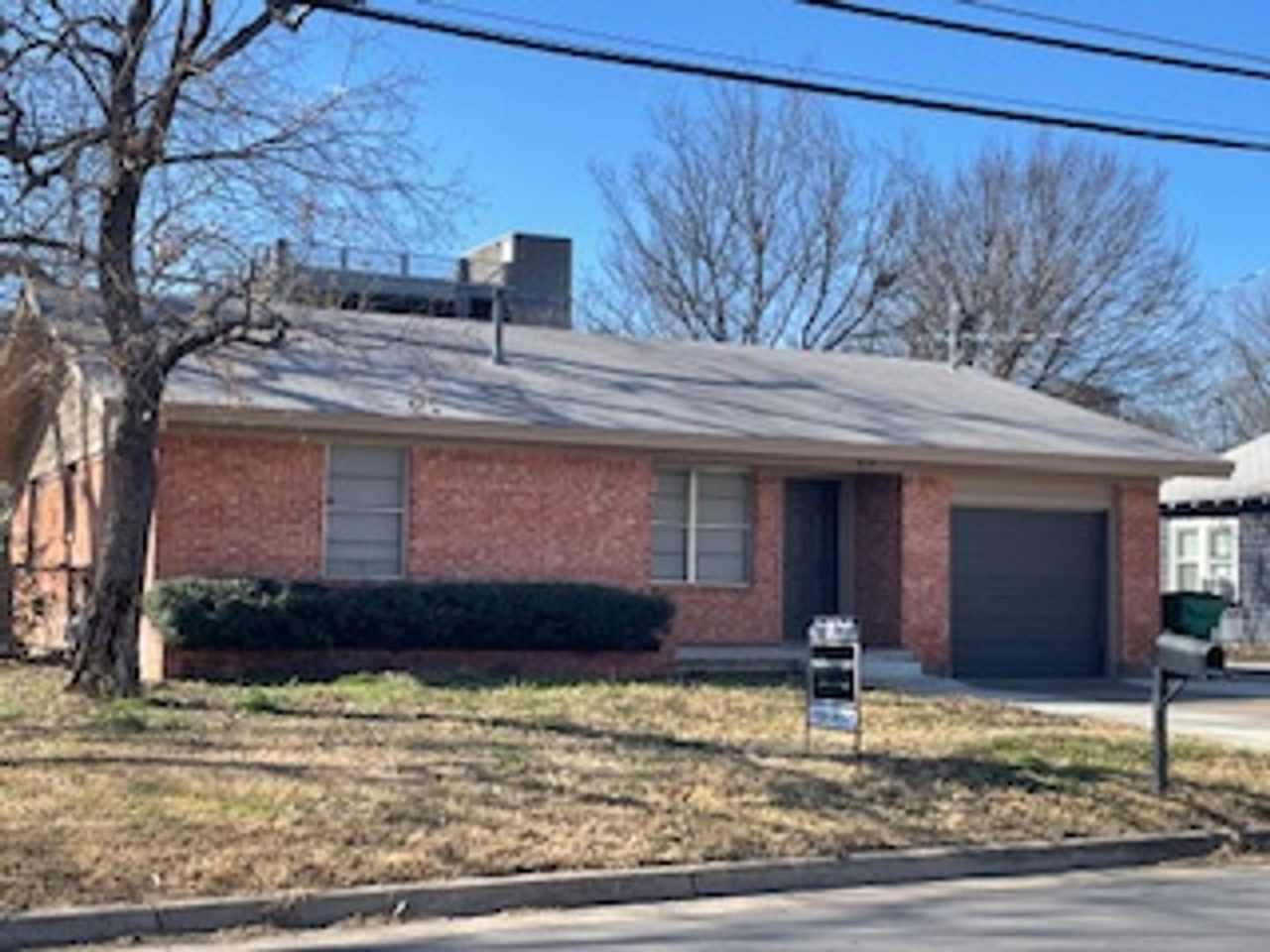 2/1/1 , 2 Blocks from TSU Campus