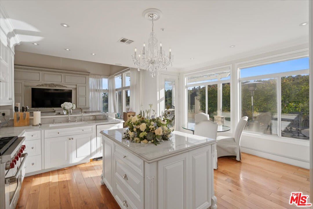 3900 Hilton Head Way