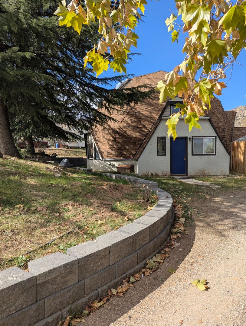 Spacious 2 story home located in West Golden Hills