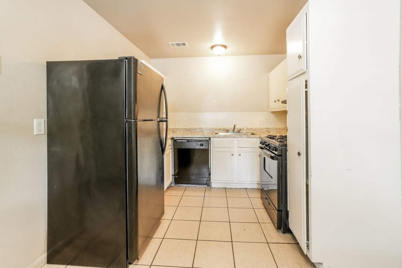 Charl Ann Apartments