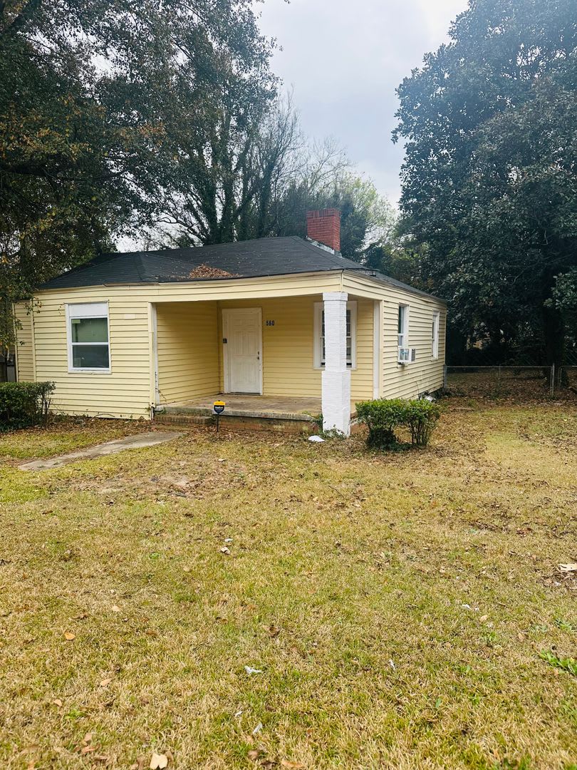 3 bedroom 1 bath cozy home!