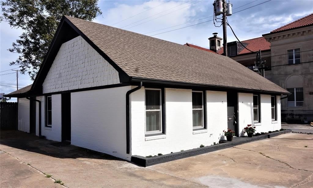 214 N Rusk Avenue