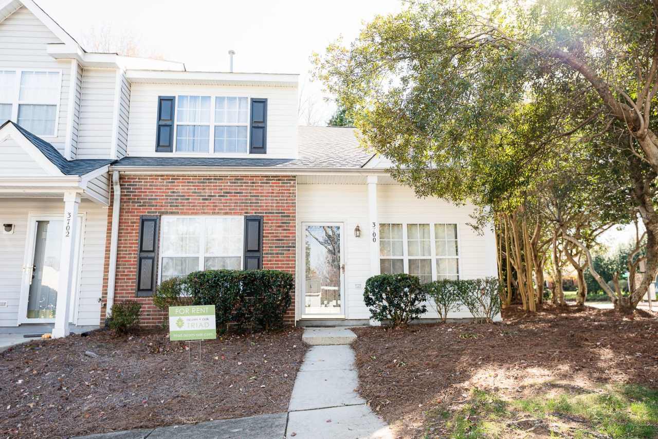 Beautifully updated 2-bedroom 2-bathroom townhome in NW Greensboro.