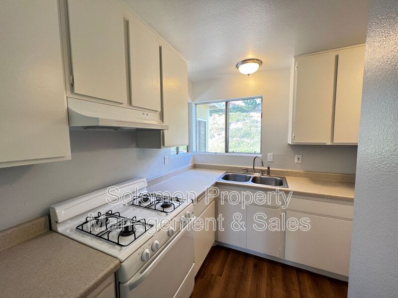 4748 Sunny Hills Road