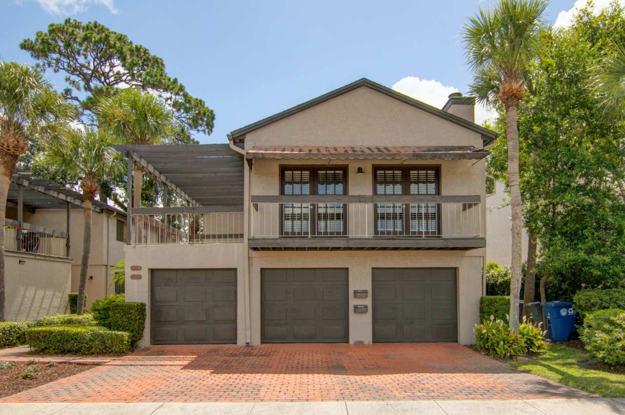 Spectacular 3 Bed/2 Bath condo for rent in the beautiful Winter Park! Rollins Students Welcomed!
