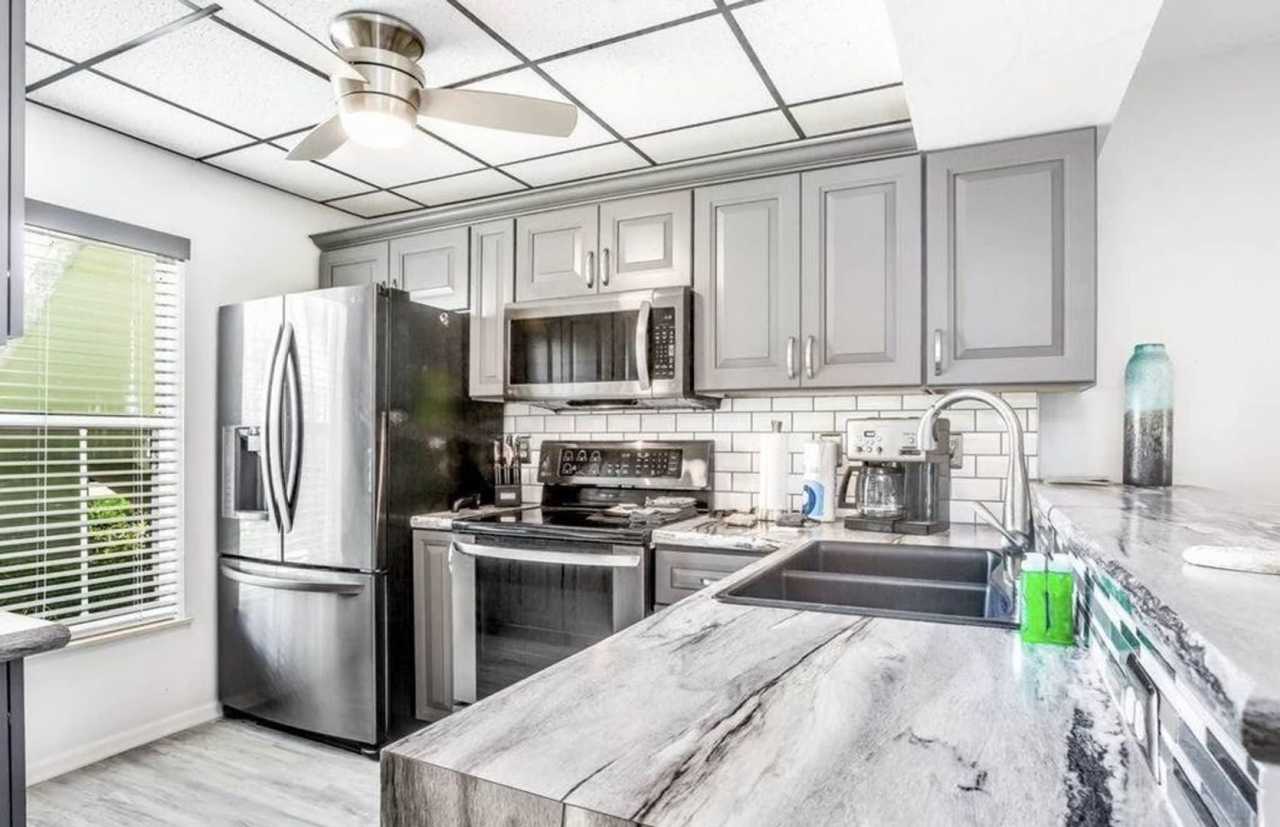 MARCO ISLAND 2 BEDROOM FIRST FLOOR ** OFF-SEASON AVAILABLE