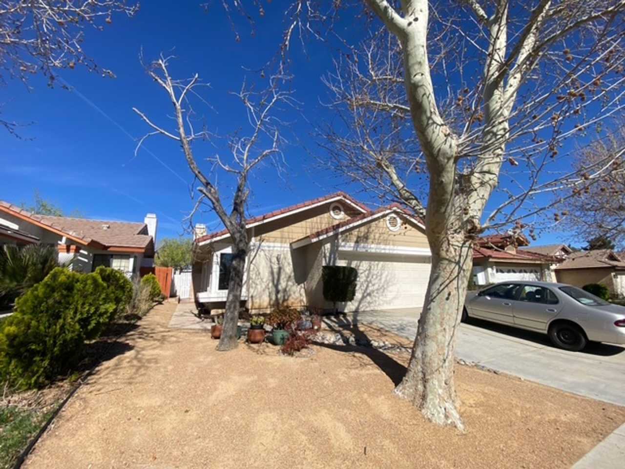 2+2 Nice Home - MOVE-IN SPECIAL $1,000 OFF - Vaulted Ceilings, Fenced Yard, 2 Car Garage, Pet Friendly,
