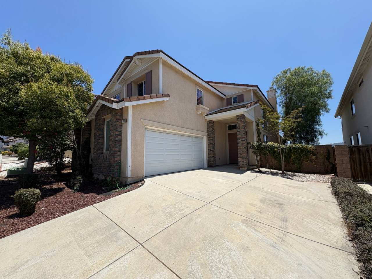 Welcome to this beautiful, light-filled home located in the desirable gated community of Vallecitos Ridge in San Marcos!