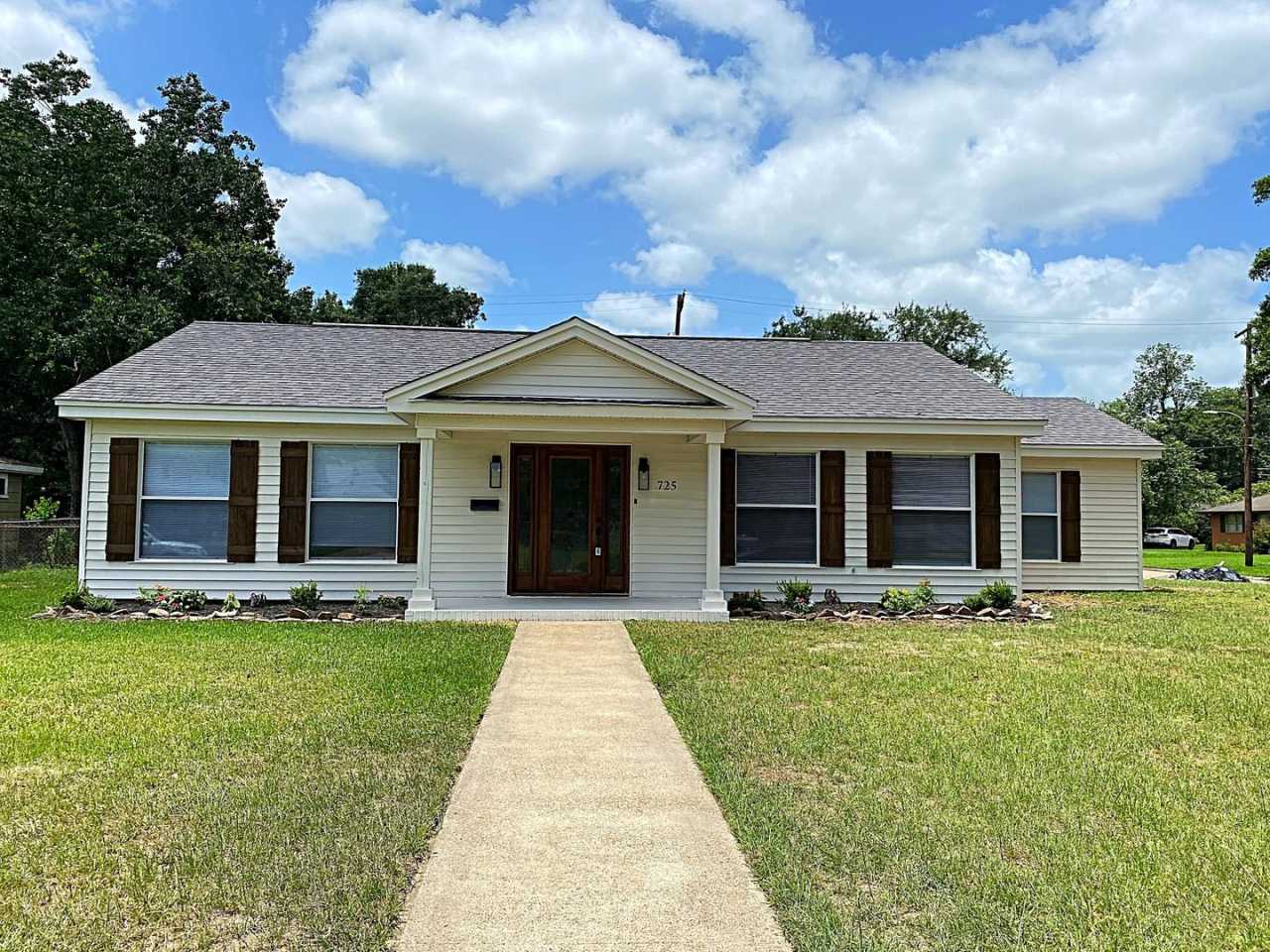 725 Yount, Beaumont, TX 77706