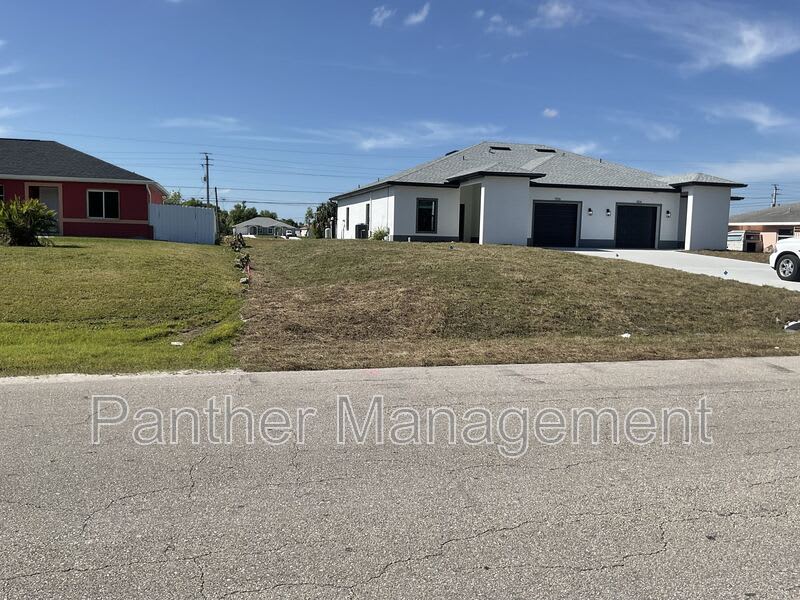 1104 Gretchen Avenue South