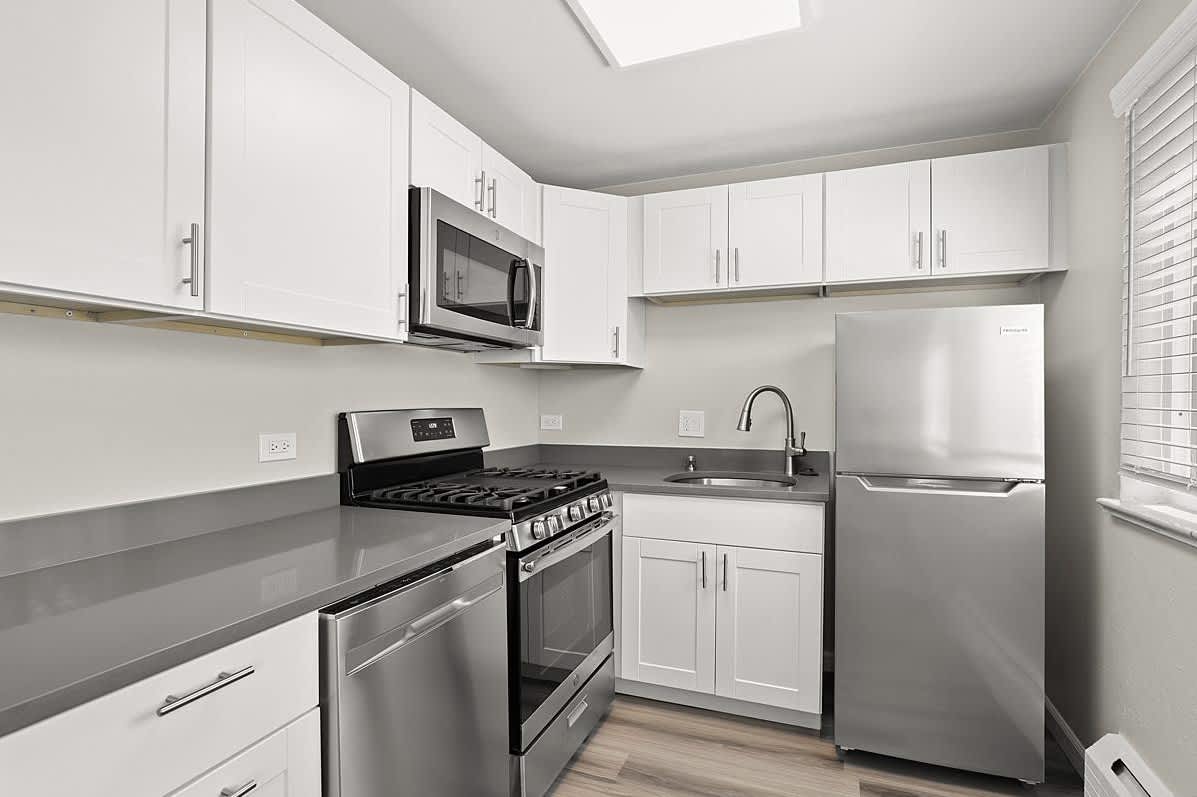 1325 Madison Apartments