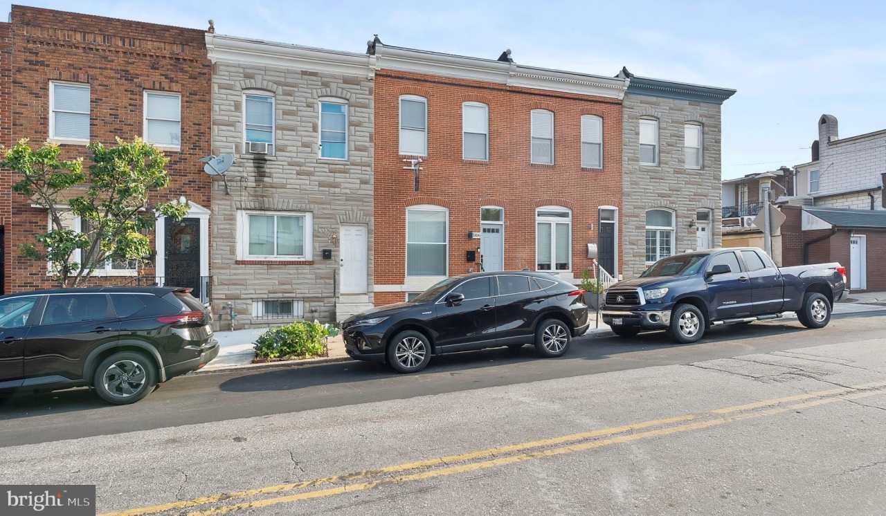 3306 E LOMBARD Street