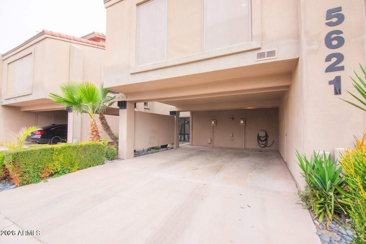 5621 N 79TH Street unit: 5