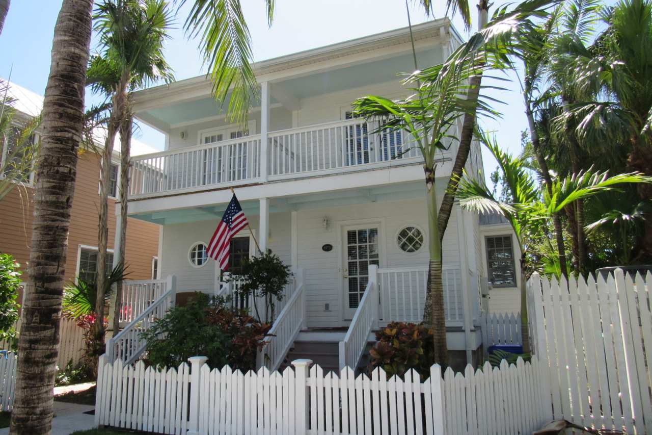 Fully Furnished 2 Bed 1.5 bath Home in the Key West Golf Club Community