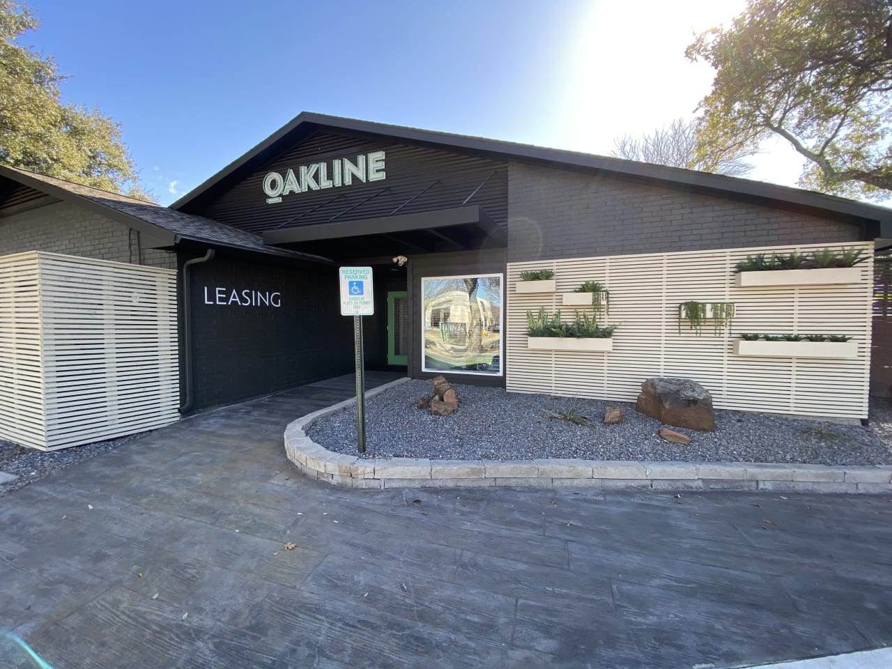 Oakline Apartments