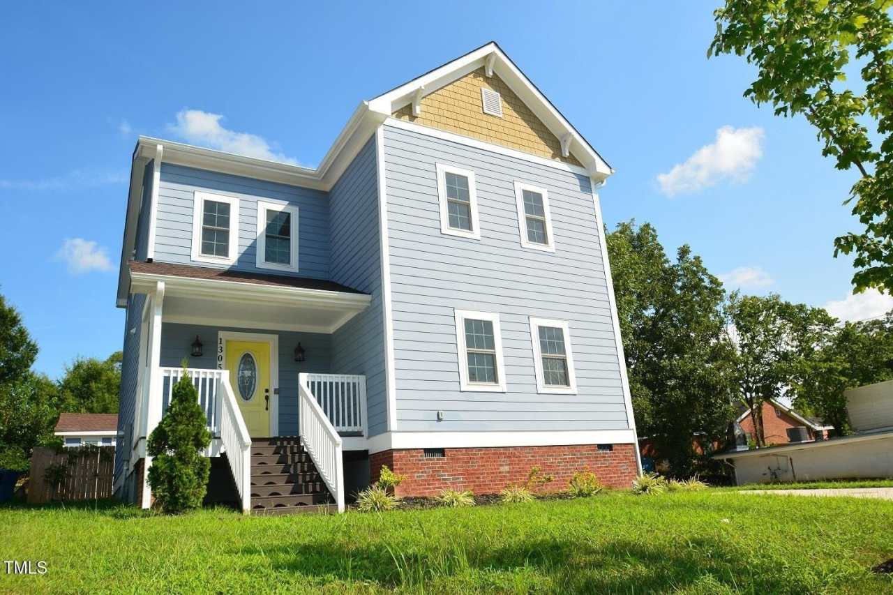 1305 S Roxboro Street