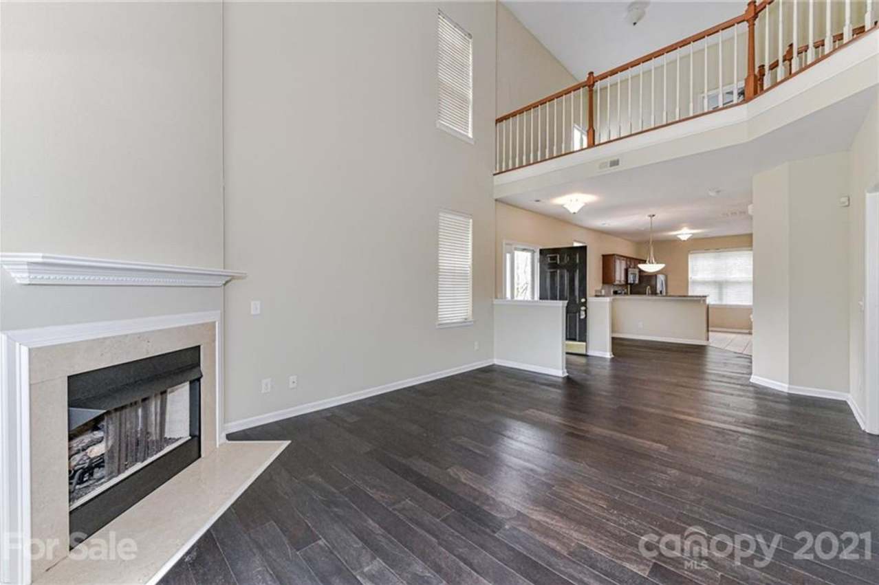 Room in 3 Bedroom Townhome at Commons Creek Dr