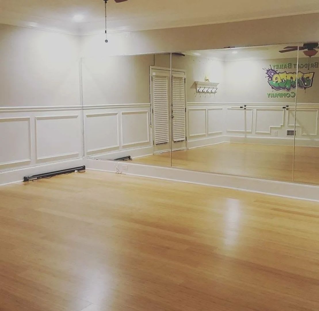 Room in 3 Bedroom Home at Pine Terrace Dr