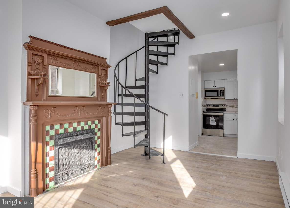 4242 PINE Street unit: 2B