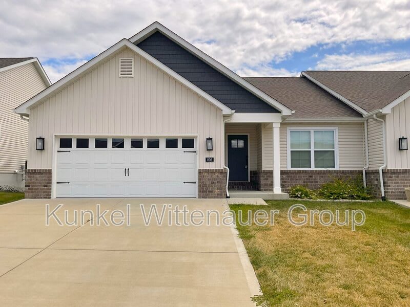 806 Applewood Creek Drive