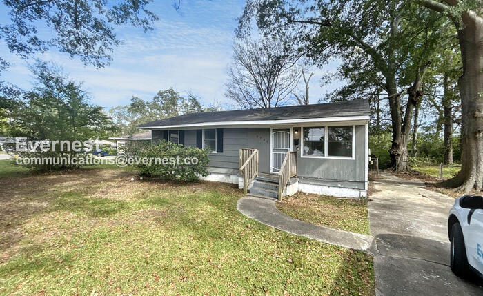 2724 Lee Avenue Southwest