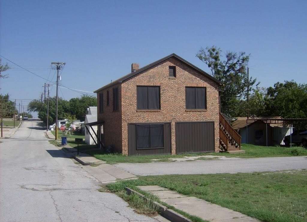 104 E Shoemaker Street