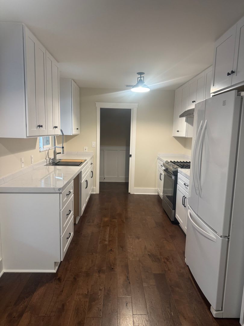 4 BED 2 BATH HOUSE WITH BONUS ROOM LOCATED REDDING