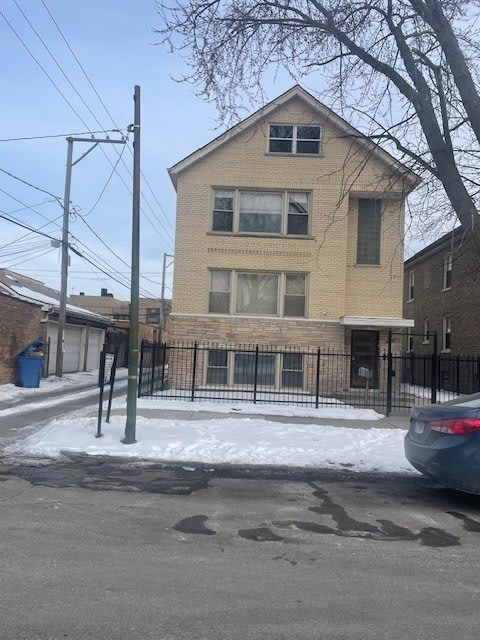 6915 S Artesian Avenue